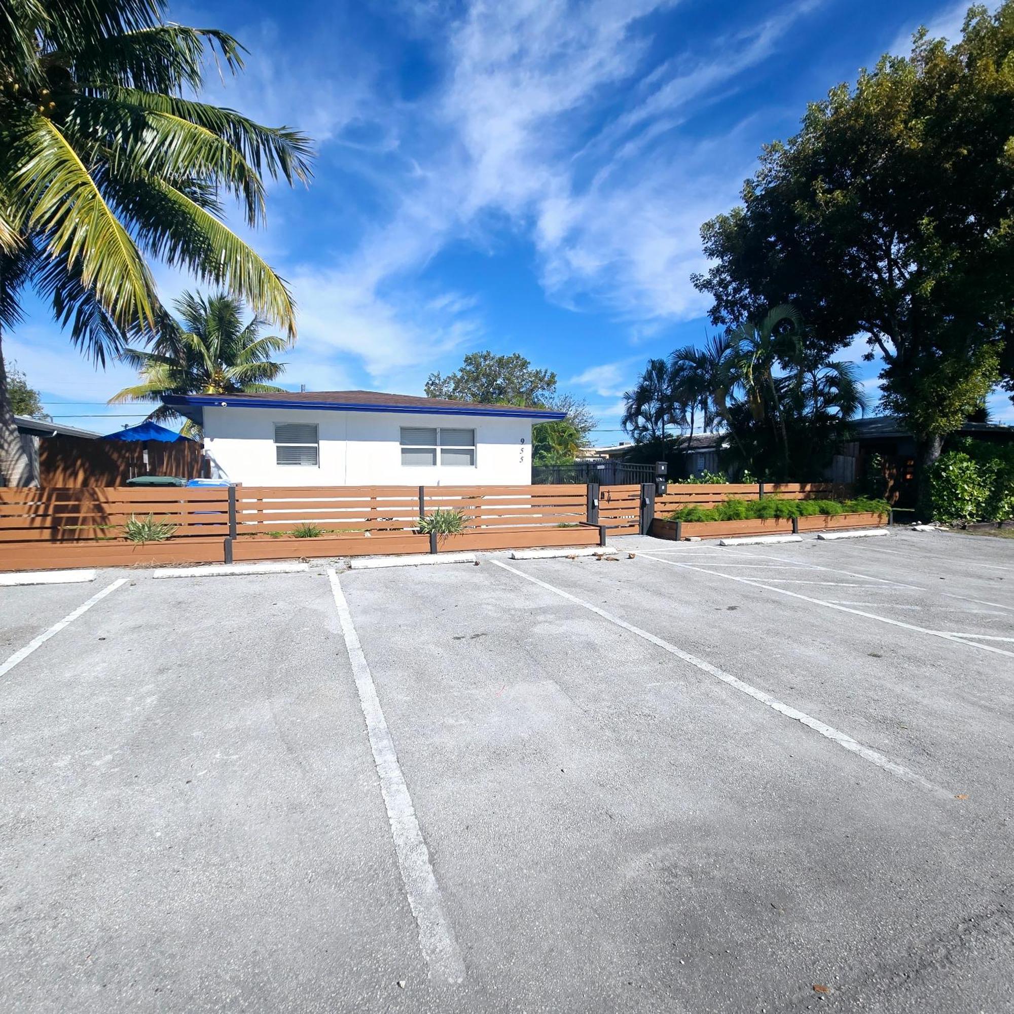 Coastal Haven: Family-Friendly House with Pool Near Beaches Fort Lauderdale Exterior photo